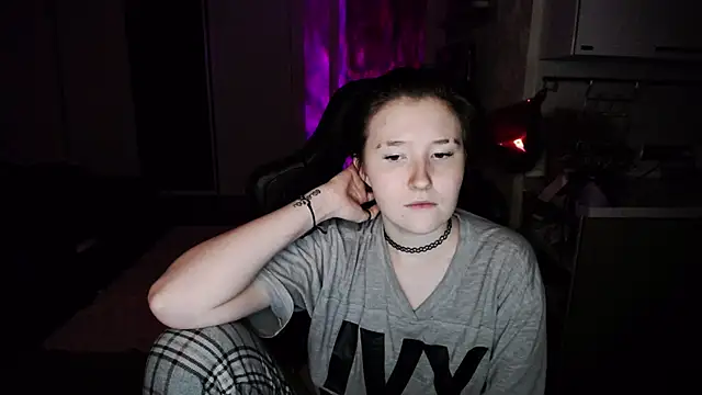 Kira Bakker online show from March 2025 10:20:01 PM