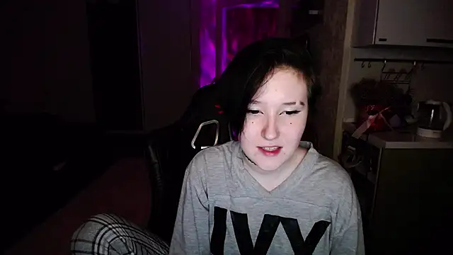 Kira Bakker online show from March 2025 01:43:01 AM