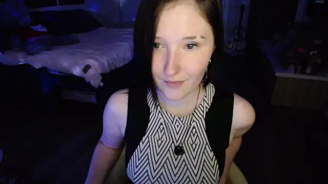 Kira Bakker online show from October 2025 11:45:02 PM