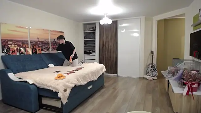 Kira Bakker online show from October 2025 03:57:02 PM