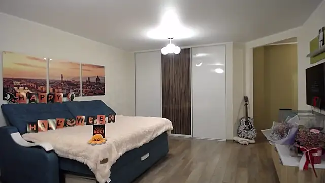 Kira Bakker online show from November 2025 04:31:02 PM