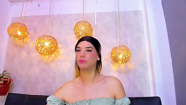 victoria aleia  online show from December 2024 08:48:01 PM