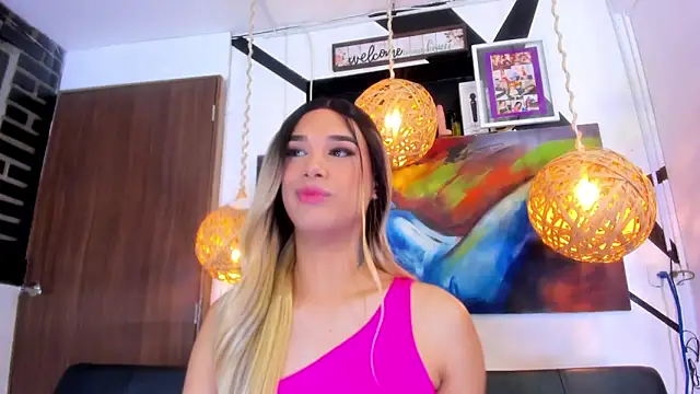 Snapshot of victoria_aleia_ chatting on October 2025 10:19:01 PM victoria aleia online show from October 2025 10:19:01 PM