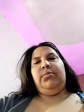 Snapshot of AvaChannel chatting on October 2025 09:21:02 AM AvaChannel online show from October 2025 09:21:02 AM