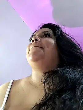 Snapshot of AvaChannel chatting on October 2025 10:52:02 AM AvaChannel online show from October 2025 10:52:02 AM