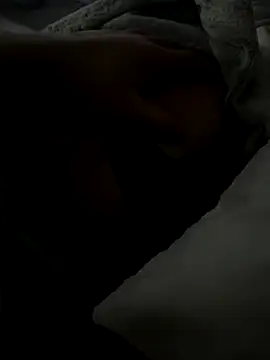 Snapshot of MateoKimiBi chatting on December 2025 11:43:02 PM MateoKimiBi online show from December 2025 11:43:02 PM