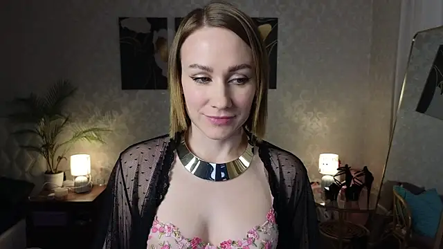 VeronicaRoss online show from October 2025 11:10:01 AM