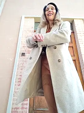 Snapshot of JasmineNoir2 chatting on October 2025 11:33:02 AM JasmineNoir2 online show from October 2025 11:33:02 AM