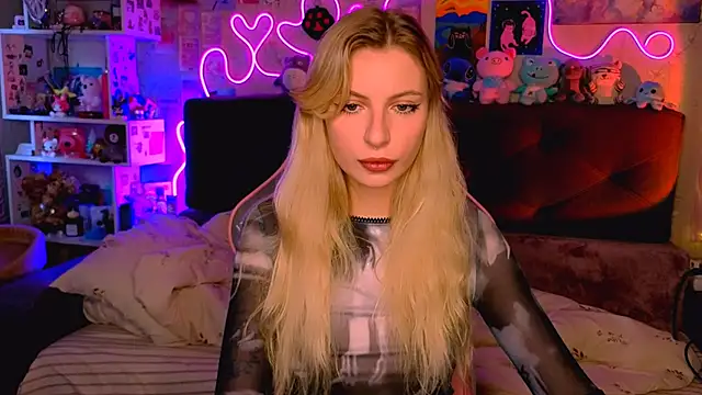 Maria Hunt online show from October 2025 08:44:02 AM