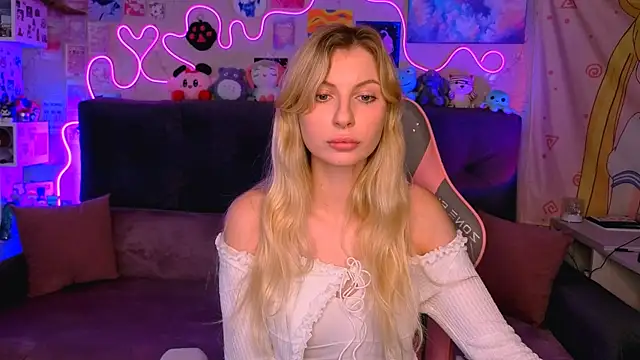 Maria Hunt online show from October 2025 04:57:02 AM