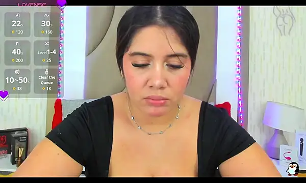 ThyaraJhons online show from October 2025 12:14:02 PM