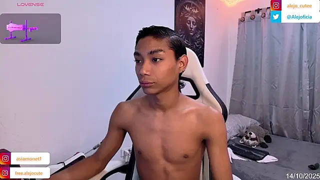 Snapshot of alejo_cute chatting on October 2025 12:50:01 PM alejo cute online show from October 2025 12:50:01 PM