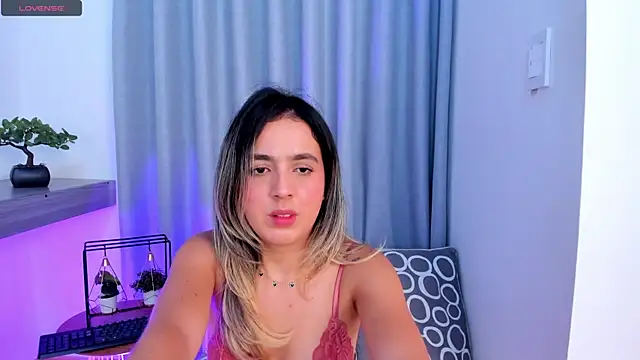 Snapshot of Lucyortiz_ chatting on January 2025 04:04:01 PM Lucyortiz online show from January 2025 04:04:01 PM