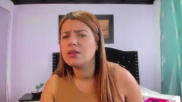 Alexandra Torress online show from October 2025 03:21:01 PM