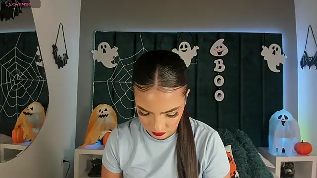 Snapshot of IsabellaGrey19 chatting on October 2025 07:25:02 PM IsabellaGrey19 online show from October 2025 07:25:02 PM