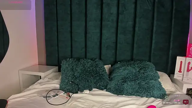 Snapshot of IsabellaGrey19 chatting on November 2025 07:47:01 PM IsabellaGrey19 online show from November 2025 07:47:01 PM