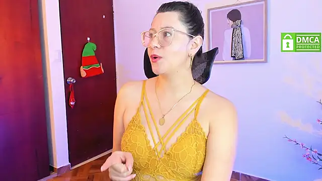 Chanelll Taylorr  online show from December 2024 12:35:01 PM