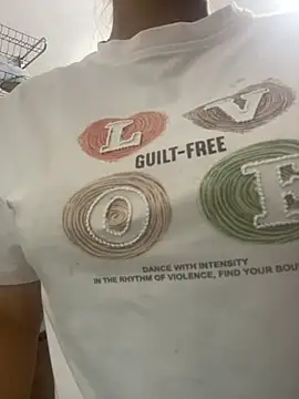 Snapshot of Milk_Mom99 chatting on September 2025 11:20:01 PM Milk Mom99 online show from September 2025 11:20:01 PM