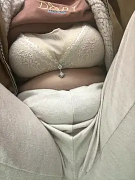 Snapshot of Milk_Mom99 chatting on November 2025 08:13:01 AM Milk Mom99 online show from November 2025 08:13:01 AM