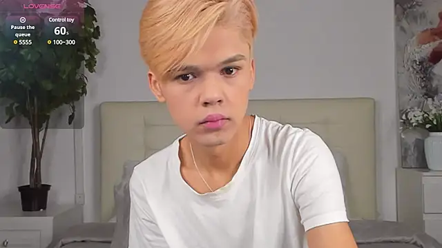 Felix Rey online show from February 2025 04:03:01 PM