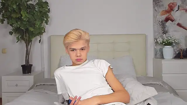 Felix Rey online show from February 2025 09:58:02 PM