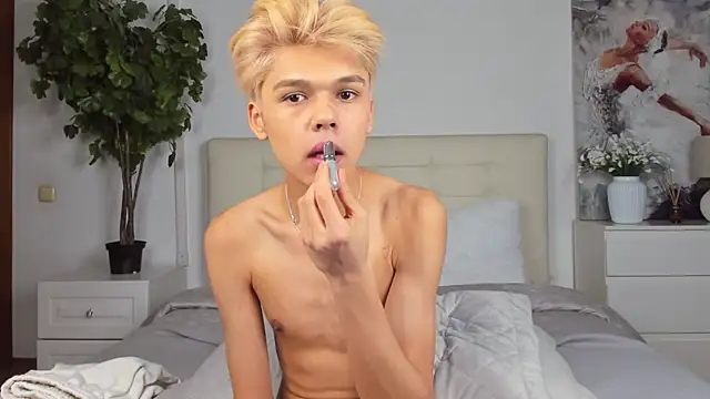 Felix Rey online show from February 2025 01:00:01 AM