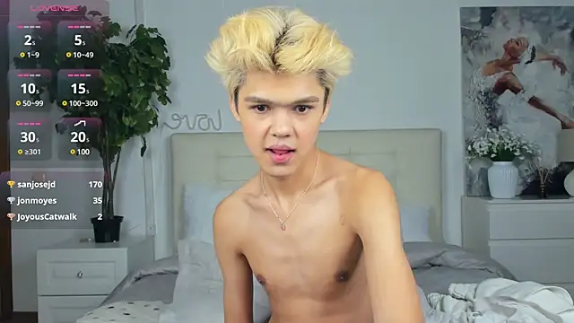 Felix Rey online show from March 2025 10:43:01 PM