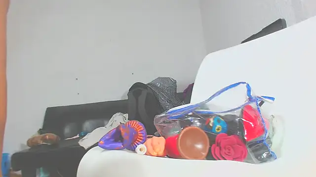 Snapshot of Kitty_Mifl chatting on February 2025 06:07:01 AM Kitty Mifl online show from February 2025 06:07:01 AM