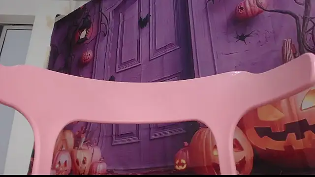 Snapshot of Kitty_Mifl chatting on November 2025 03:25:01 PM Kitty Mifl online show from November 2025 03:25:01 PM