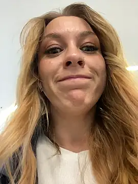 Sweet   Emily online show from October 2025 01:19:01 PM