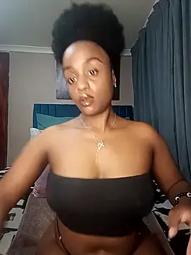 Snapshot of Queen-Chocolate chatting on September 2025 09:31:02 PM Queen-Chocolate online show from September 2025 09:31:02 PM