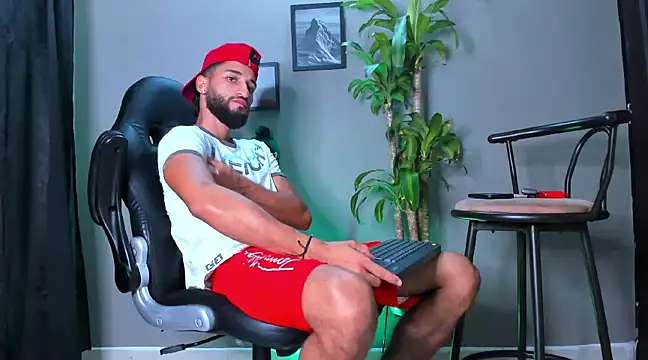 Snapshot of Damian_022 chatting on December 2024 12:38:01 PM Damian 022 online show from December 2024 12:38:01 PM