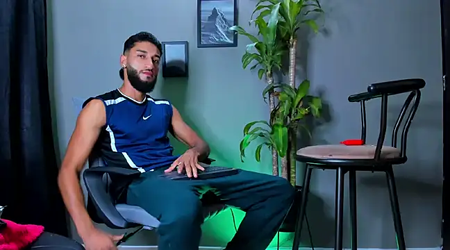 Snapshot of Damian_022 chatting on January 2025 05:45:02 AM Damian 022 online show from January 2025 05:45:02 AM