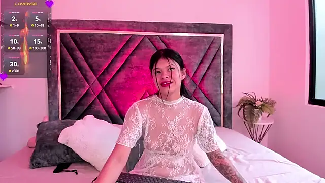 Dapnne  online show from February 2025 12:11:01 PM