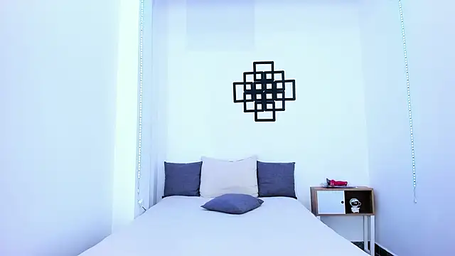 Tinny and Candy online show from October 2025 10:01:02 AM