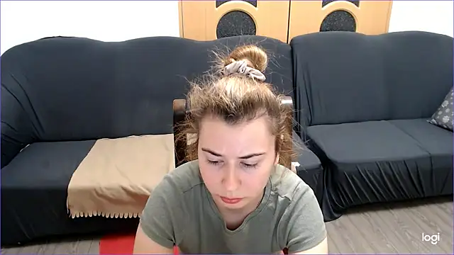 VioletaFlower7 online show from December 2024 09:09:01 PM