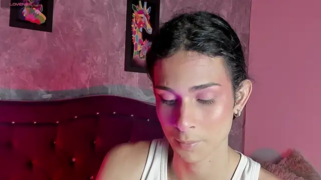 Snapshot of Mara_friendboy699 chatting on December 2024 08:01:02 PM Mara friendboy699 online show from December 2024 08:01:02 PM