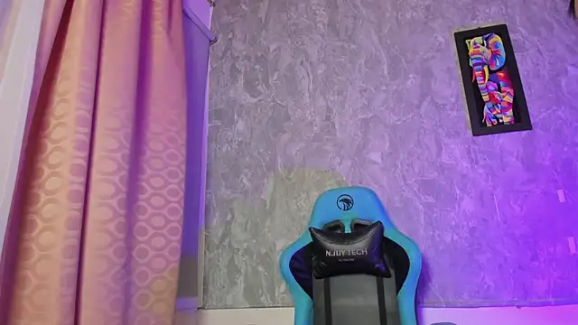 Snapshot of Mara_friendboy699 chatting on January 2025 11:23:01 PM Mara friendboy699 online show from January 2025 11:23:01 PM