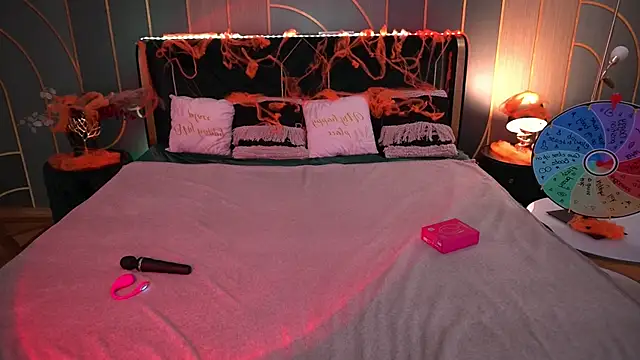 MonAmourrrR online show from October 2025 06:05:01 AM