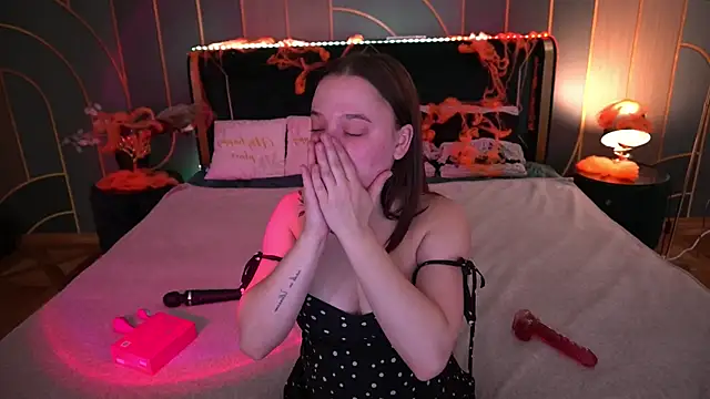 MonAmourrrR online show from October 2025 05:41:01 AM