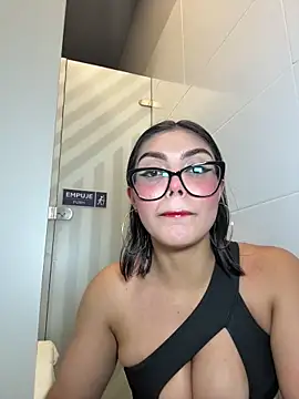 zui lu online show from October 2025 03:49:01 AM