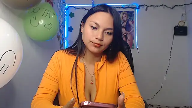 Snapshot of Zafiroweb09 chatting on December 2024 05:26:02 PM Zafiroweb09 online show from December 2024 05:26:02 PM