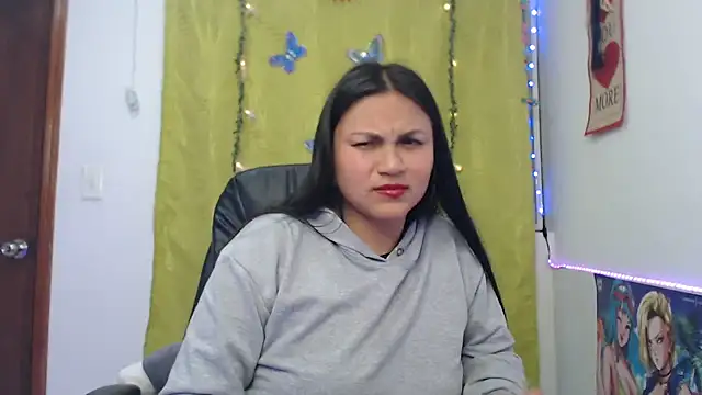 Snapshot of Zafiroweb09 chatting on January 2025 01:44:01 AM Zafiroweb09 online show from January 2025 01:44:01 AM