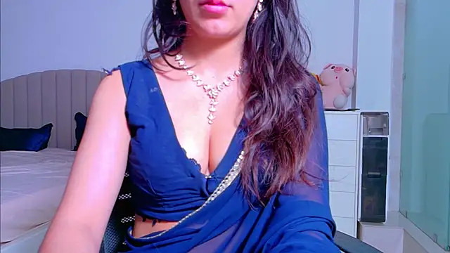 Snapshot of Aashika-Kaur chatting on October 2025 04:18:02 AM Aashika-Kaur online show from October 2025 04:18:02 AM