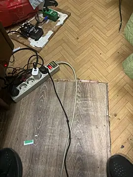 Snapshot of Ariel_Ari chatting on November 2025 10:43:02 PM Ariel Ari online show from November 2025 10:43:02 PM