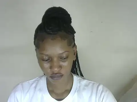 Pretty-emmie online show from October 2025 06:17:01 PM