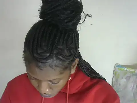 Pretty-emmie online show from October 2025 05:24:02 PM