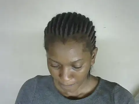 Pretty-emmie online show from November 2025 05:24:01 PM