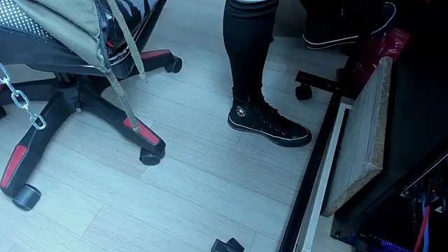 selene red  online show from October 2025 02:50:01 PM