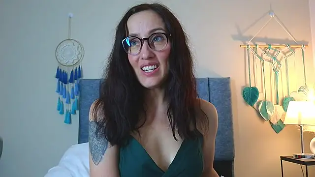 IberianMoonMK online show from November 2025 05:35:02 PM